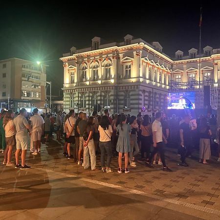 Central Trei Camere Bákó Kültér fotó