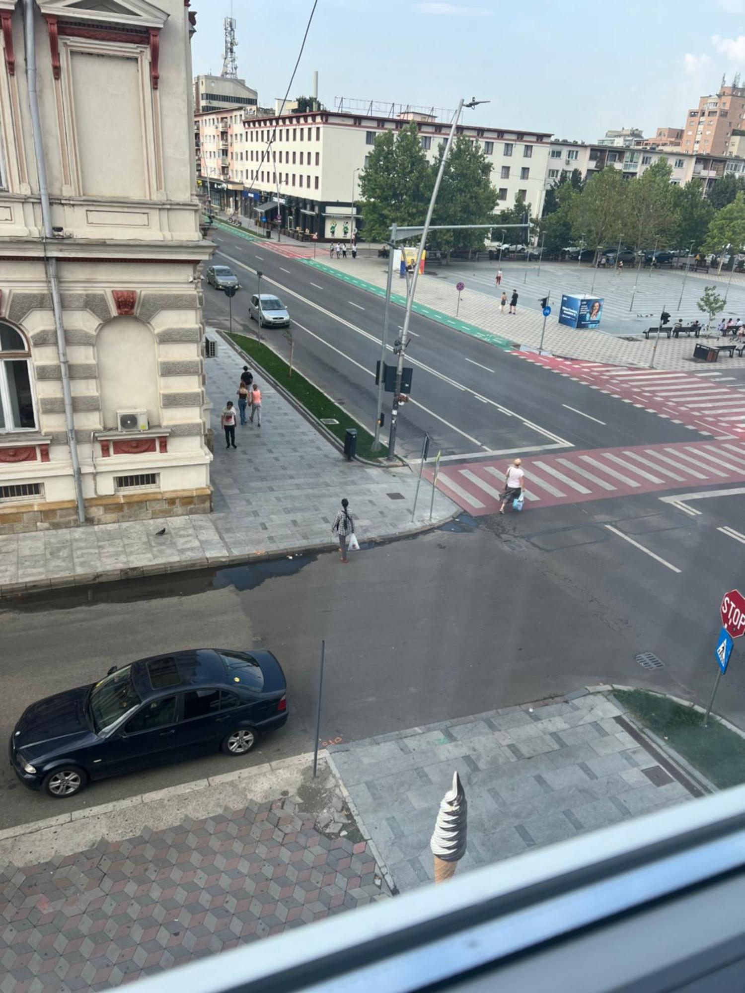 Central Trei Camere Bákó Kültér fotó