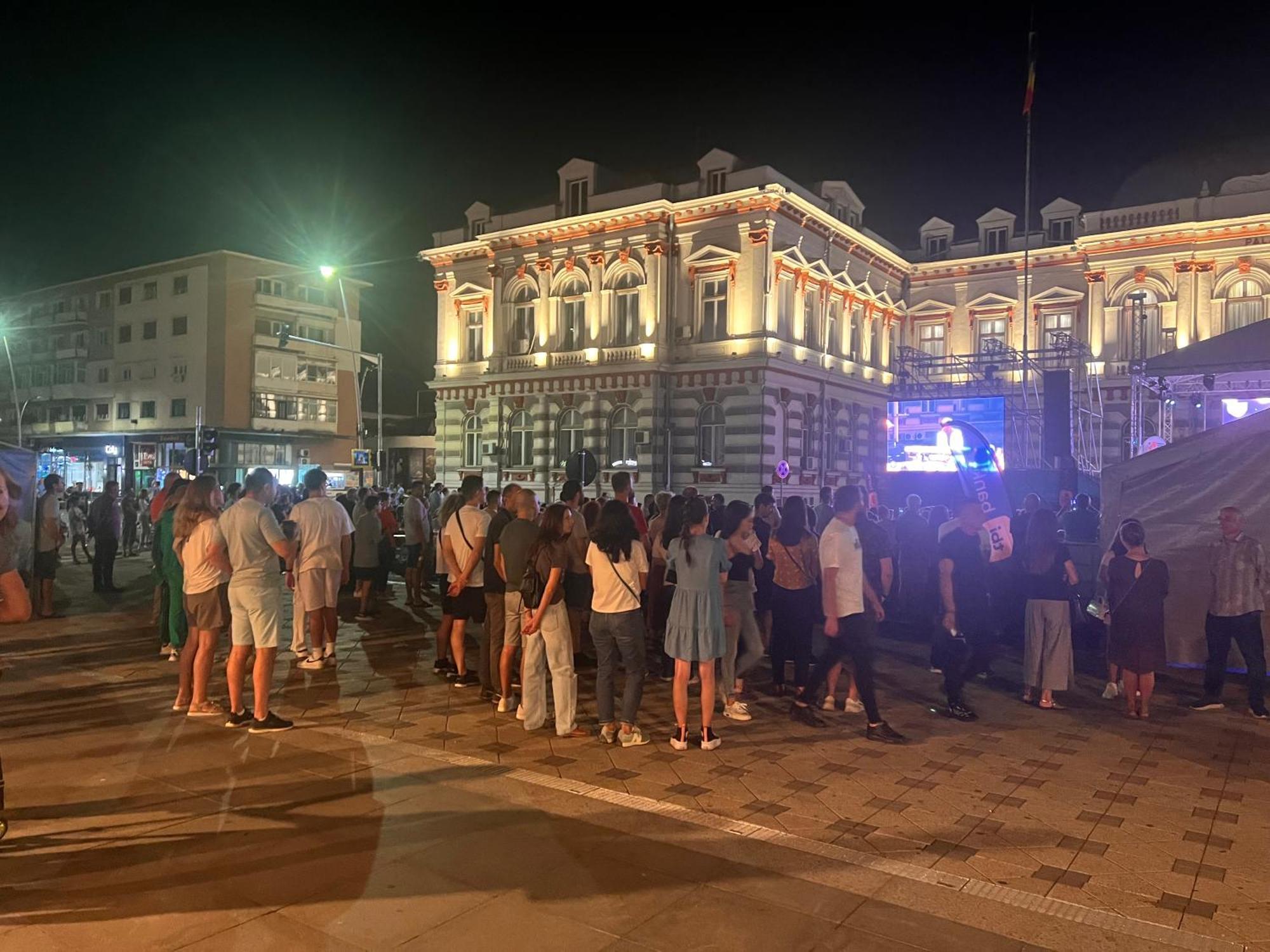 Central Trei Camere Bákó Kültér fotó