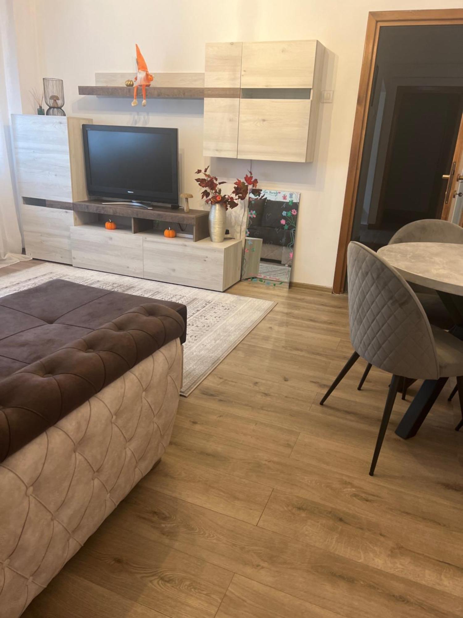 Central Trei Camere Bákó Kültér fotó